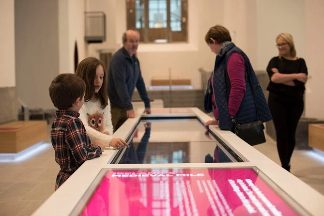 Self-Guided History Trails for Families